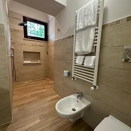 ベッド・アンド・ブレックファスト Maera 4*